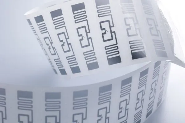 ​अभिगम नियंत्रण: आरएफआईडी बनाम बायोमेट्रिक्स