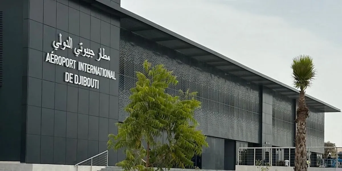 ​टिकटिंग और एलपीआर को एकीकृत करना: ZOJE जिबूती हवाई अड्डे के लिए पार्किंग समाधान प्रदान करता है